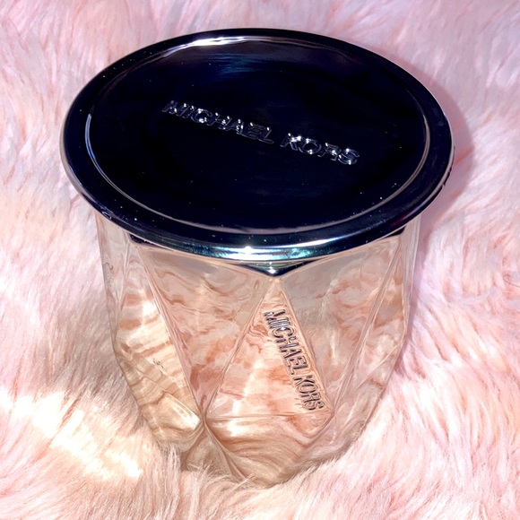 NIB Michael Kors New York Candle - Picture 2 of 5